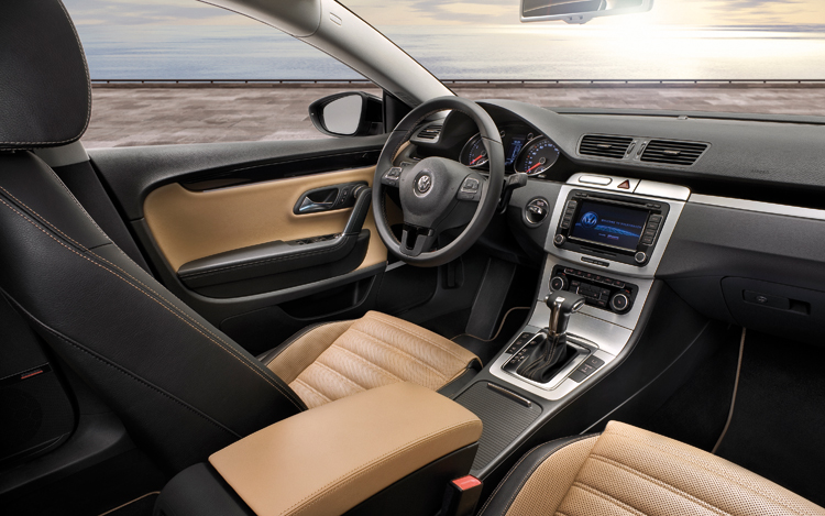 2009 Volkswagen Passat cc Peep the interior